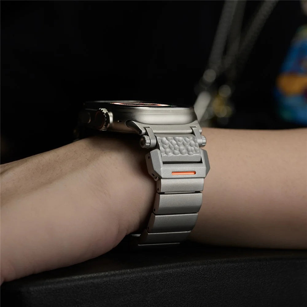 Strap for Apple Watch Ultra 3 2 1 49mm  /  Series 11 10 46mm  /  9 8 7 45mm  /  SE3 SE2 SE 6 5 4 44mm  /  3 2 1 42mm Hammer Pattern Titanium Alloy Watch Band - Titanium - 4