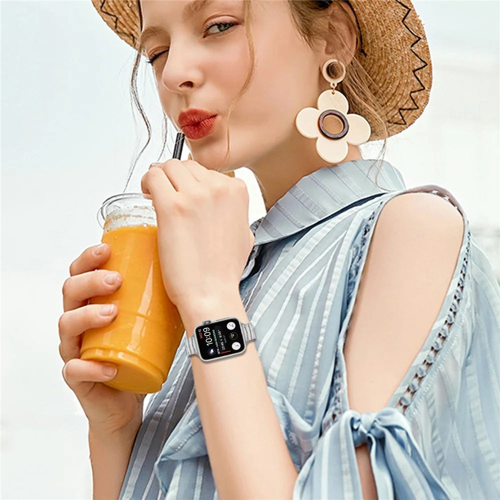 Bat Design Silver Watch Strap for Apple Watch Ultra 3 2 1 49mm  /  Series 11 10 46mm  /  9 8 7 45mm  /  SE3 SE2 SE 6 5 4 44mm  /  3 2 1 42mm Stainless Steel Adjustable Band with Folding Clasp - 4
