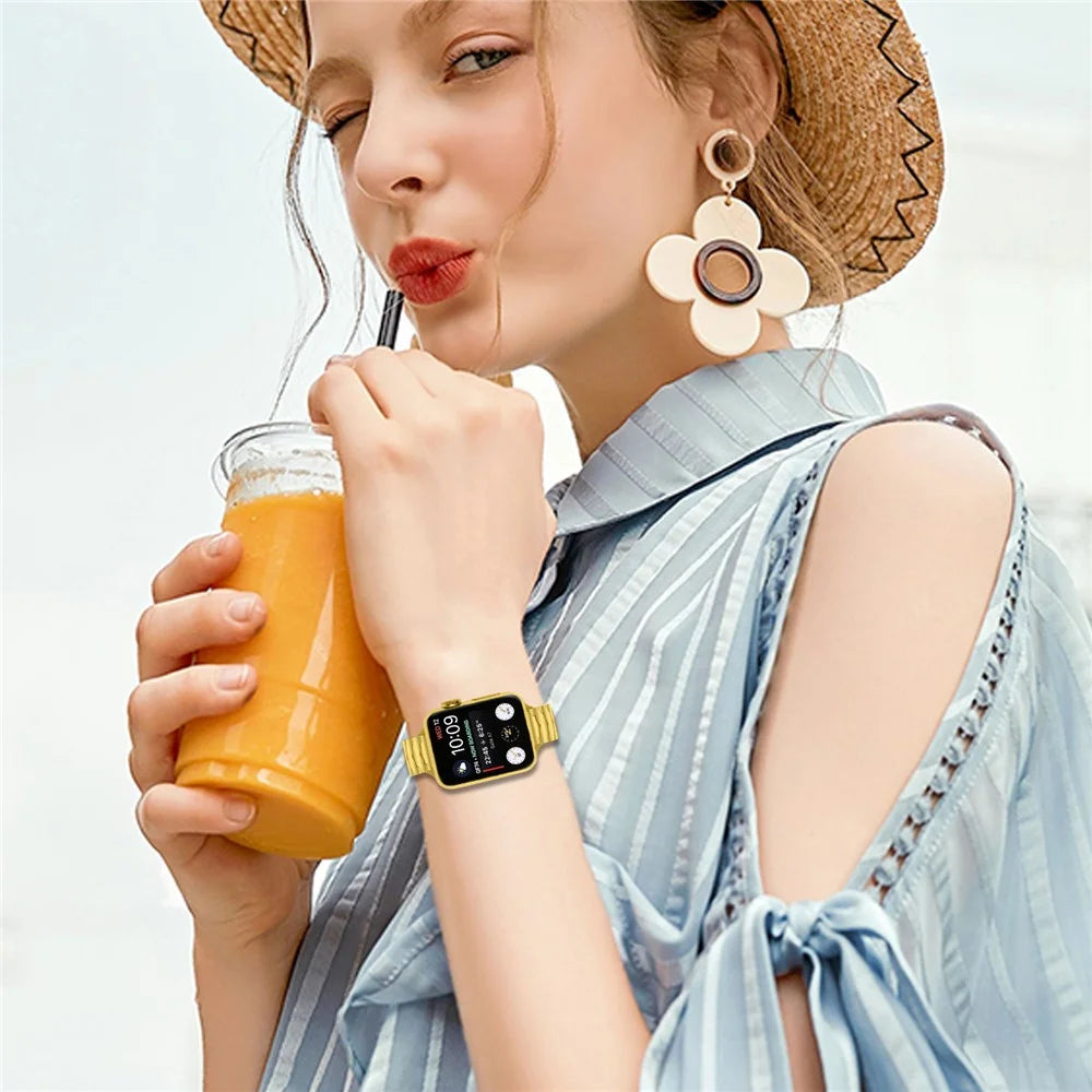 Bat Design Electroplate Color Watch Strap for Apple Watch Ultra 3 2 1 49mm  /  Series 11 10 46mm  /  9 8 7 45mm  /  SE3 SE2 SE 6 5 4 44mm  /  3 2 1 42mm Stainless Steel Adjustable Band with Folding Clasp - Gold - 4