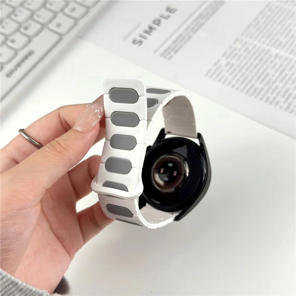 18mm Oval Design Magnetic Strap for Garmin Venu 3S / 2S / Forerunner 265S / 255S Silicone Watch Band Dual Color - White / Grey - 4