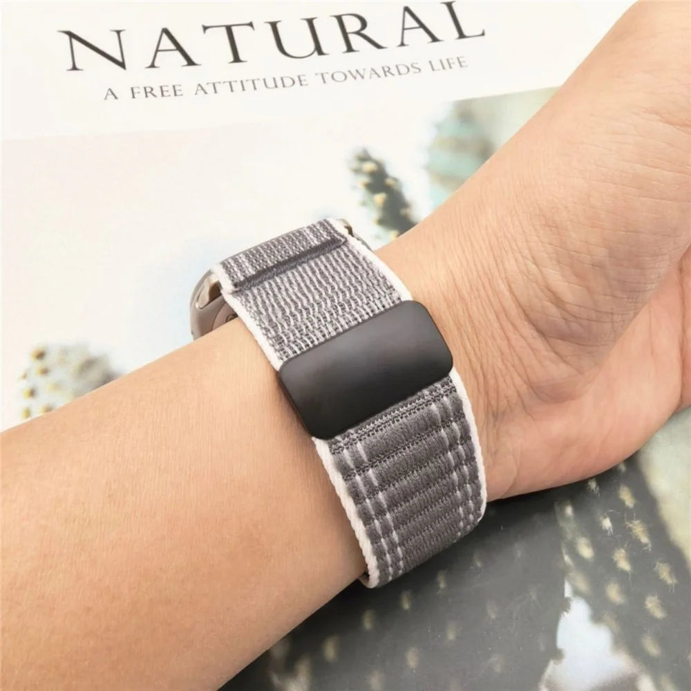 Watch Band For Apple Watch Ultra 3 2 1 49mm  /  Series 11 10 46mm  /  9 8 7 45mm  /  SE3 SE2 SE 6 5 4 44mm  /  3 2 1 42mm Magnetic Clasp Wave Pattern Nylon Wrist Strap - Sapphire - 2