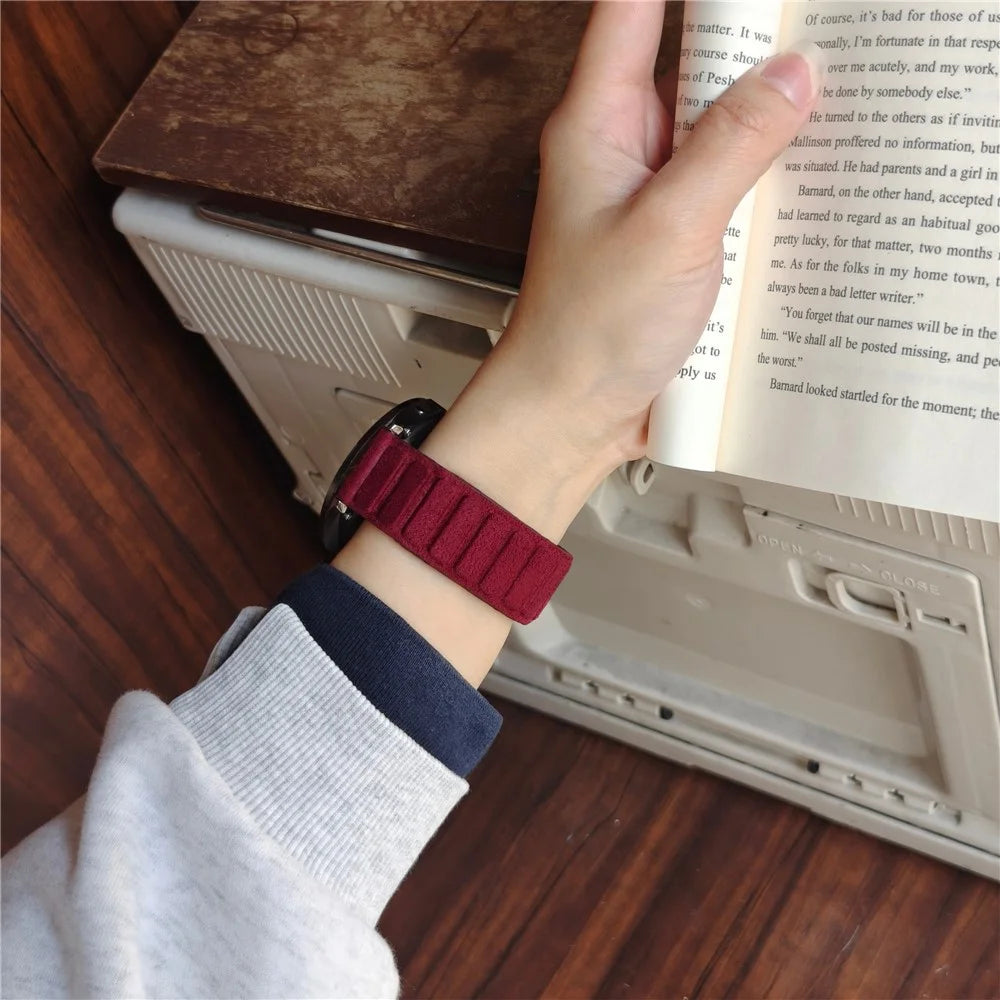 22mm Suede Leather Magnetic Strap for Huawei Watch GT 6 / 5 / 5 Pro 46mm Square Design Watch Band - Wine Red - 3