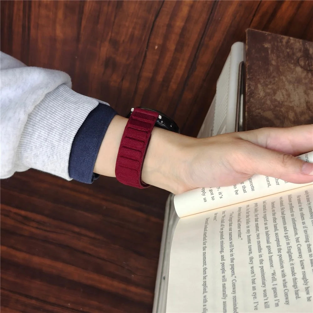 22mm Suede Leather Magnetic Strap for Huawei Watch GT 6 / 5 / 5 Pro 46mm Square Design Watch Band - Wine Red - 4