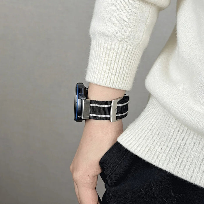 22mm Nylon Strap for Oppo Watch 4 Pro / X3 / X2 / X Breathable Replacement Wristband - Black  /  White - 6