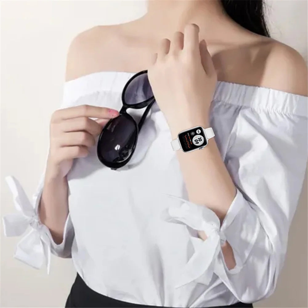Genuine Leather Smart Watch Band Adjustable Strap for Apple Watch Ultra 49mm / Ultra 2 49mm / Series 9 45mm / SE (2023) 44mm / Series 8 45mm / 7 45mm / Watch Series 6 / 5 / 4 / SE 44mm / SE (2022) 44mm /  Series 3 / 2 / 1 42mm - White - 4
