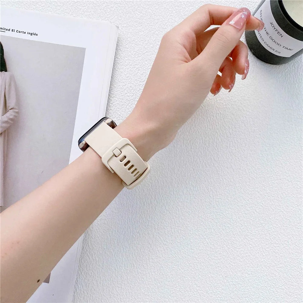 For Apple Watch Ultra 3 2 1 49mm / Series 11 10 46mm / 9 8 7 45mm / SE3 SE2 SE 6 5 4 44mm / 3 2 1 42mm Textured Silicone Watch Strap Adjustable Pin Buckle Wrist Band Replacement - Black - 4