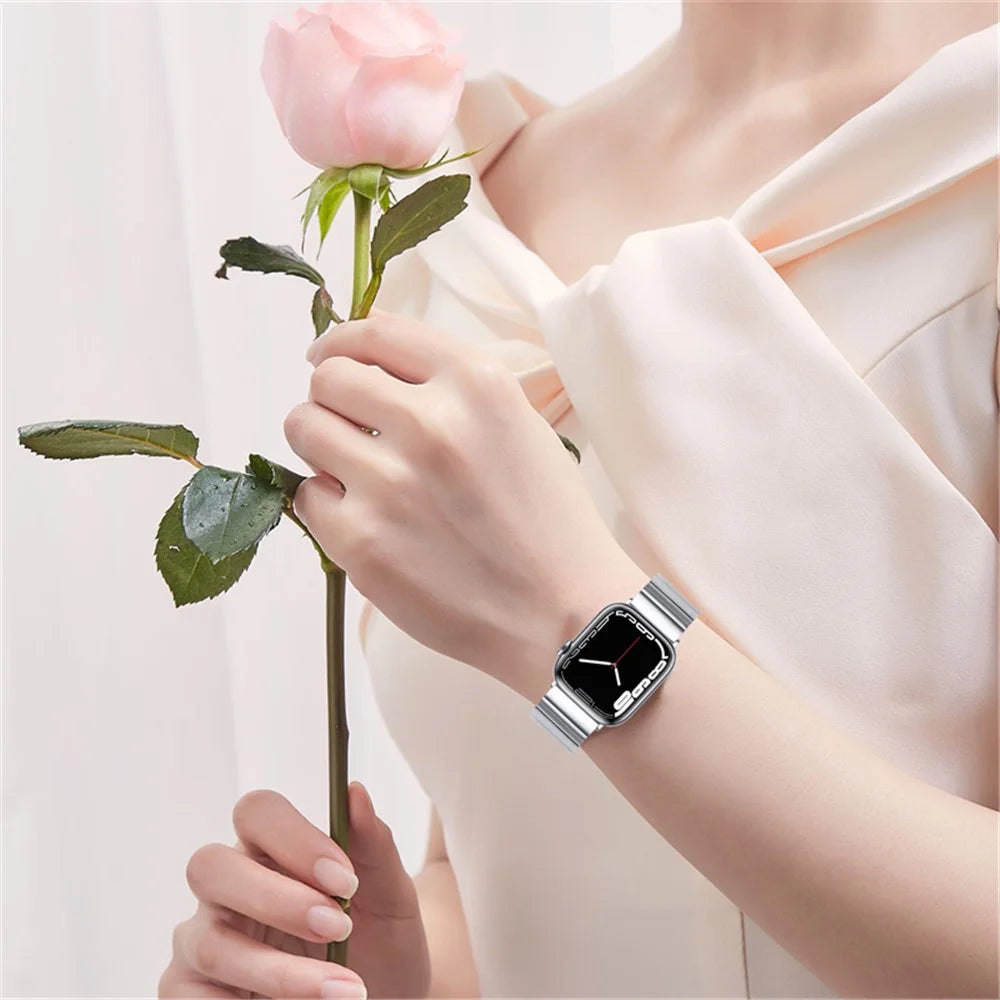 For Apple Watch Ultra 3 2 1 49mm / Series 11 10 46mm / 9 8 7 45mm / SE3 SE2 SE 6 5 4 44mm / 3 2 1 42mm / Watch Ultra 49mm Buckle Design Stainless Steel Wrist Strap Smart Watch Band - Silver - 6