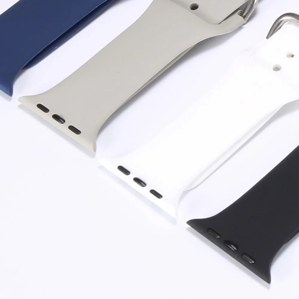 For Apple Watch Series 11 10 42mm / 9 8 7 41mm / SE3 SE2 SE 6 5 4 40mm / 3 2 1 38mm Soft Silicone Watch Band Adjustable Wrist Strap with Silver Pin Buckle - Green - 5