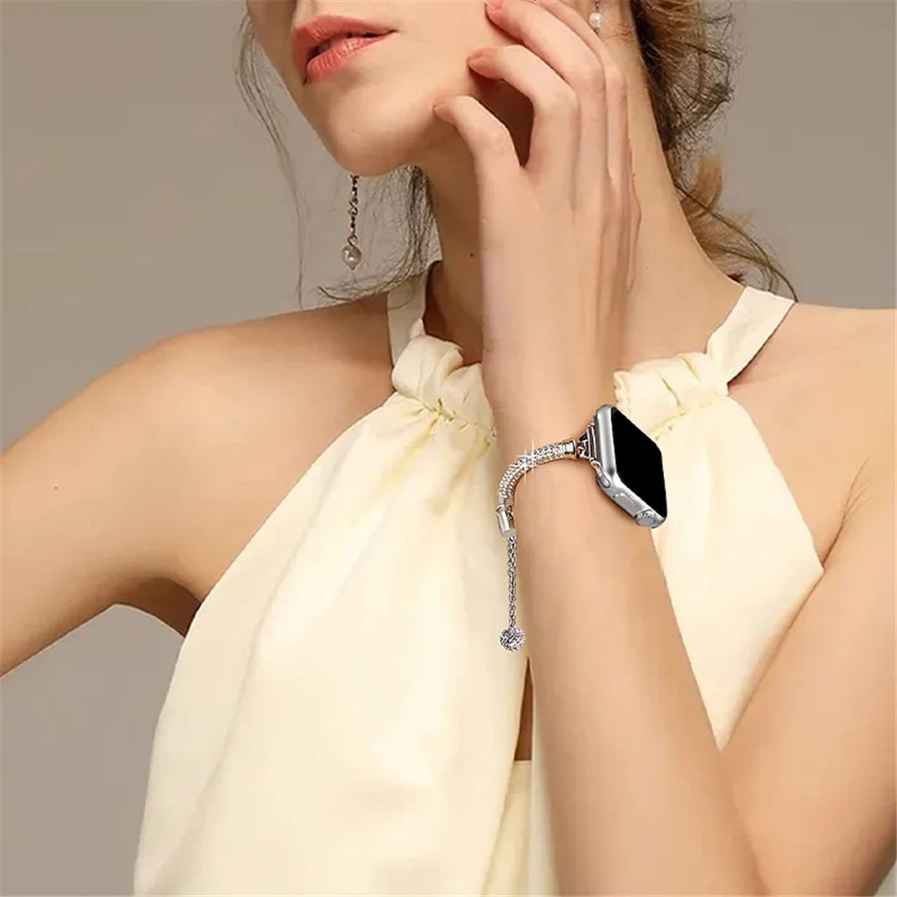 For Apple Watch Series 11 10 42mm / 9 8 7 41mm / SE3 SE2 SE 6 5 4 40mm / 3 2 1 38mm Anti-Scratch Anti-Wear Bracelet Rhinestone Decor Metal Watch Band Wrist Strap Replacement - Silver - 4