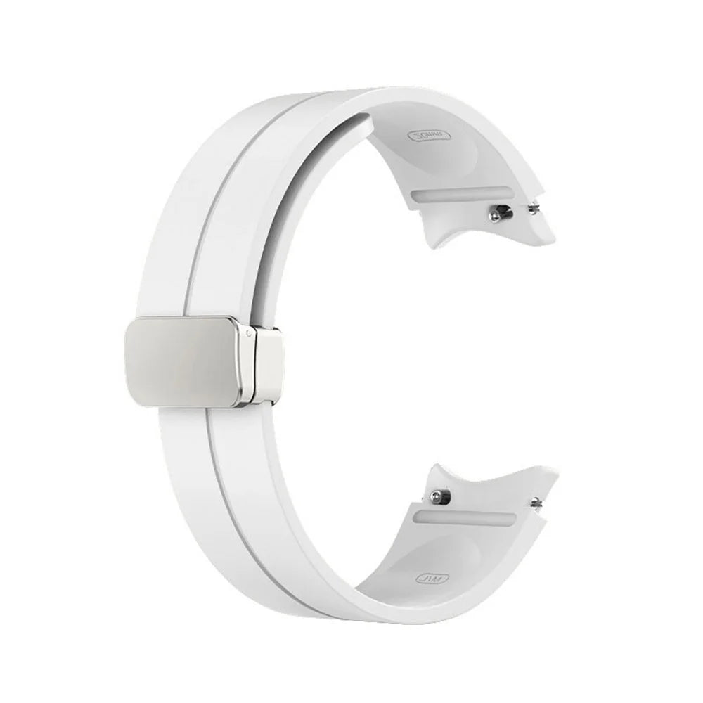 For Samsung Galaxy Watch6 40mm 44mm / Watch6 Classic 43mm 47mm / Watch 5 40mm 44mm / 5 Pro 45mm / Watch4 40mm 44mm Silicone Wrist Band Adjustable Replacement Smartwatch Strap with Silver Buckle - White - 4