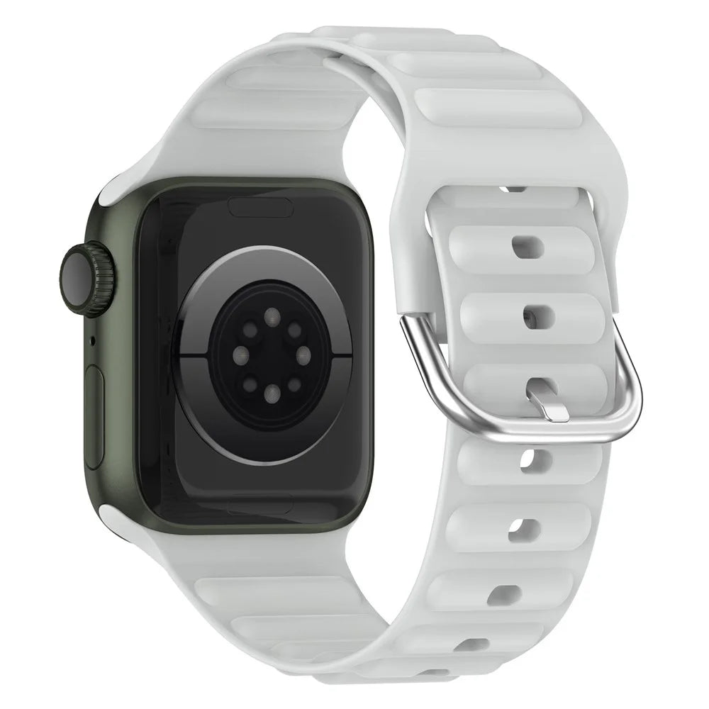 For Apple Watch Ultra 3 2 1 49mm / Series 11 10 46mm / 9 8 7 45mm / SE3 SE2 SE 6 5 4 44mm / 3 2 1 42mm Wave Design Silicone Watch Band Square Buckle Wrist Strap - Light Grey - 1