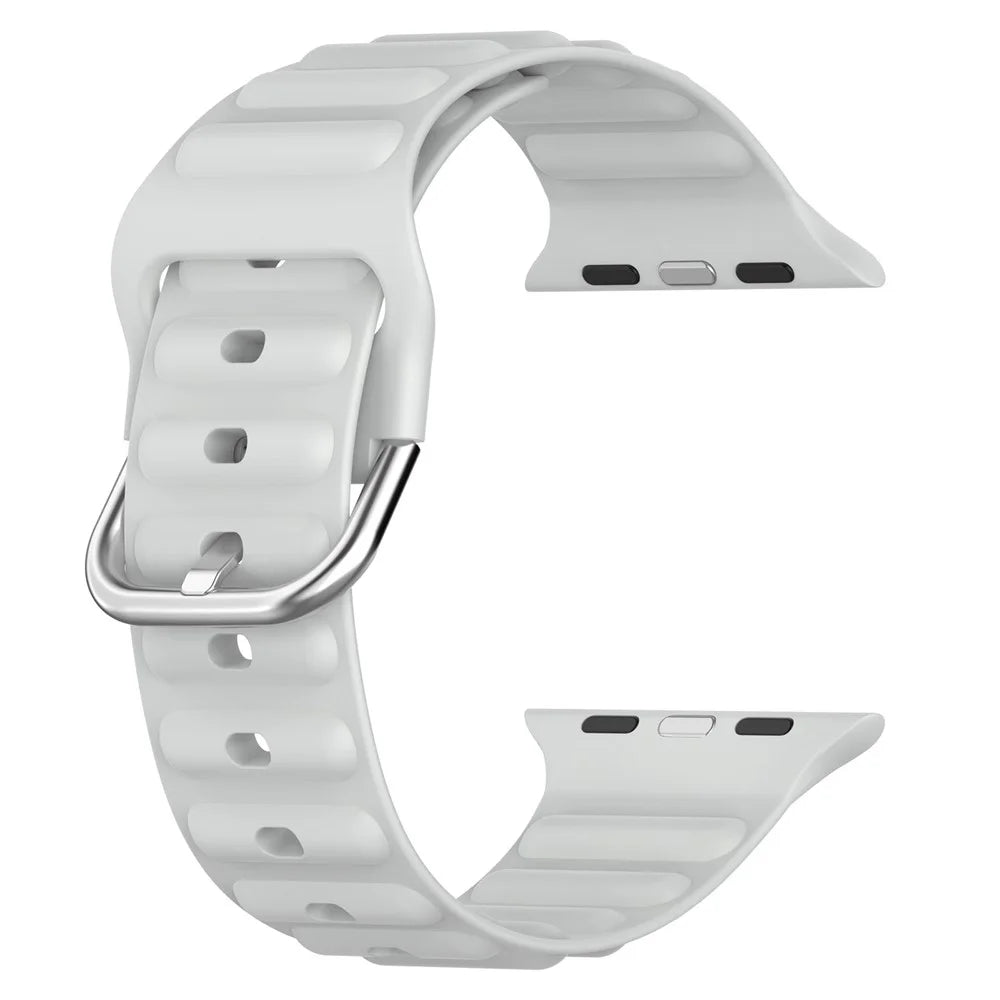 For Apple Watch Ultra 3 2 1 49mm / Series 11 10 46mm / 9 8 7 45mm / SE3 SE2 SE 6 5 4 44mm / 3 2 1 42mm Wave Design Silicone Watch Band Square Buckle Wrist Strap - Light Grey - 3