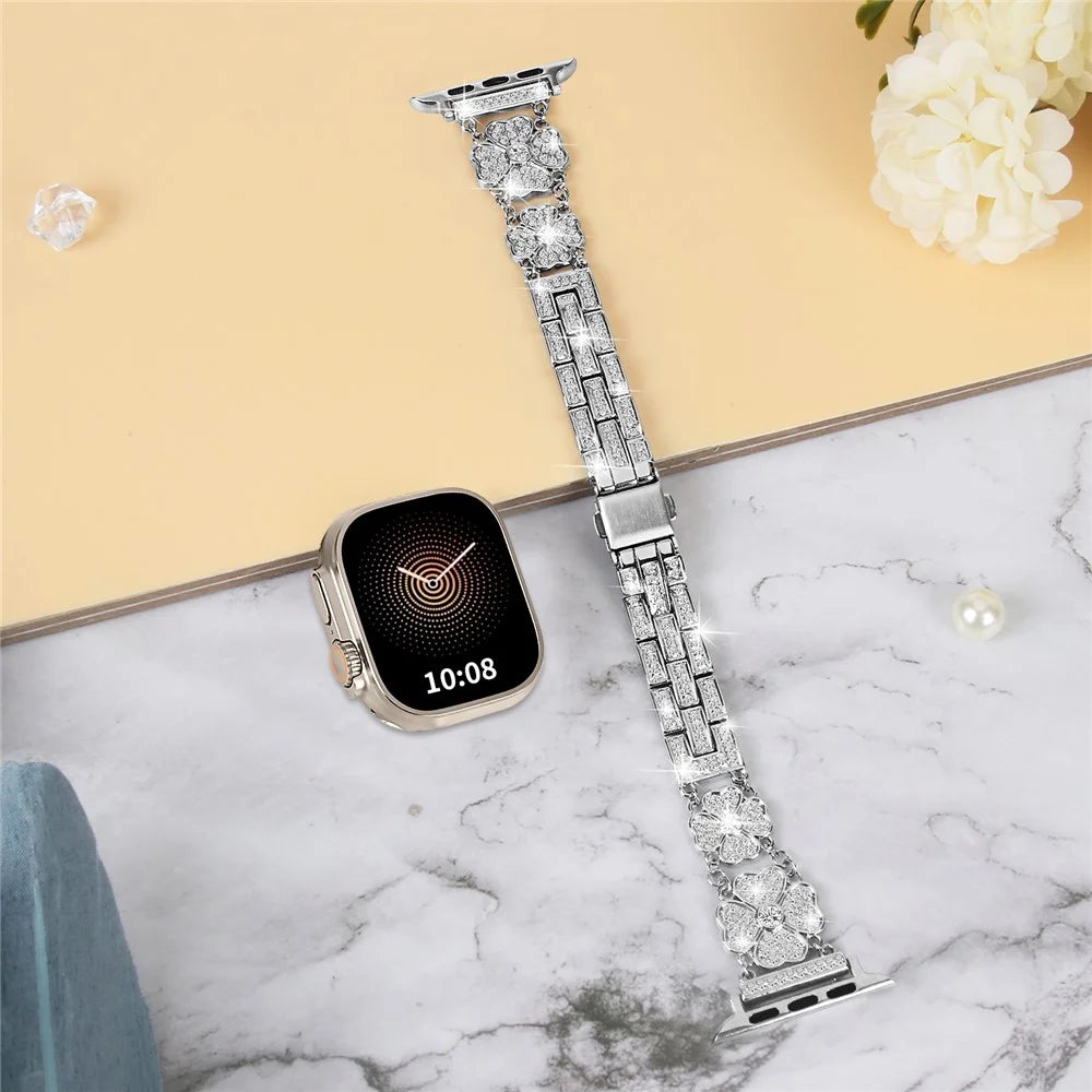 For Apple Watch Ultra 3 2 1 49mm / Series 11 10 46mm / 9 8 7 45mm / SE3 SE2 SE 6 5 4 44mm / 3 2 1 42mm Watch Band Rhinestone Clover Watch Metal Strap - Black - 7