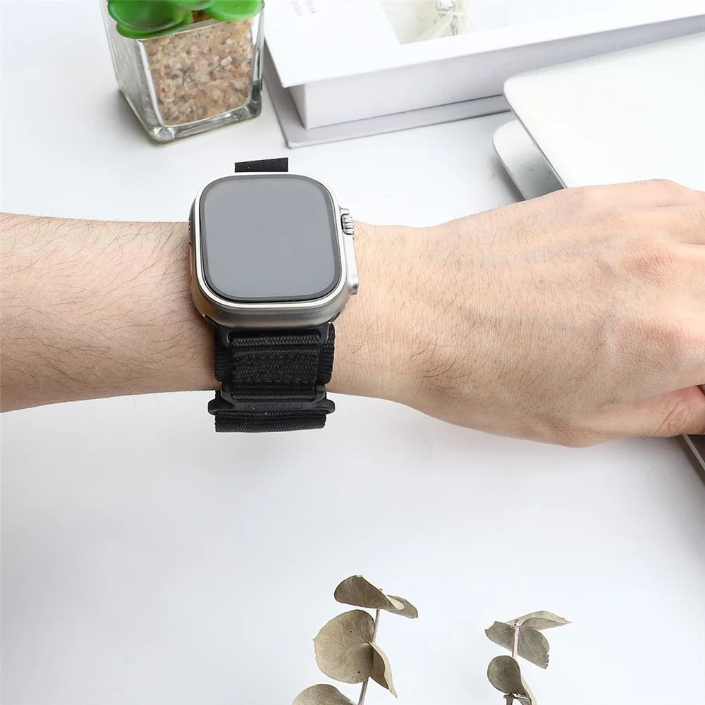 For Apple Watch Ultra 3 2 1 49mm / Series 11 10 46mm / 9 8 7 45mm / SE3 SE2 SE 6 5 4 44mm / 3 2 1 42mm AW Watch Strap Nylon Wrist Band - Black - 6