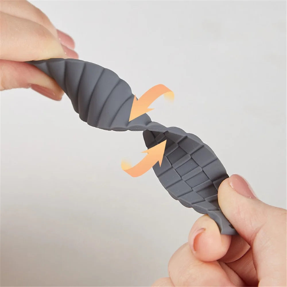 For Apple Watch Ultra 3 2 1 49mm / Series 11 10 46mm / 9 8 7 45mm / SE3 SE2 SE 6 5 4 44mm / 3 2 1 42mm Silicone Watch Strap Clip Buckle Watch Band - Orange - 4