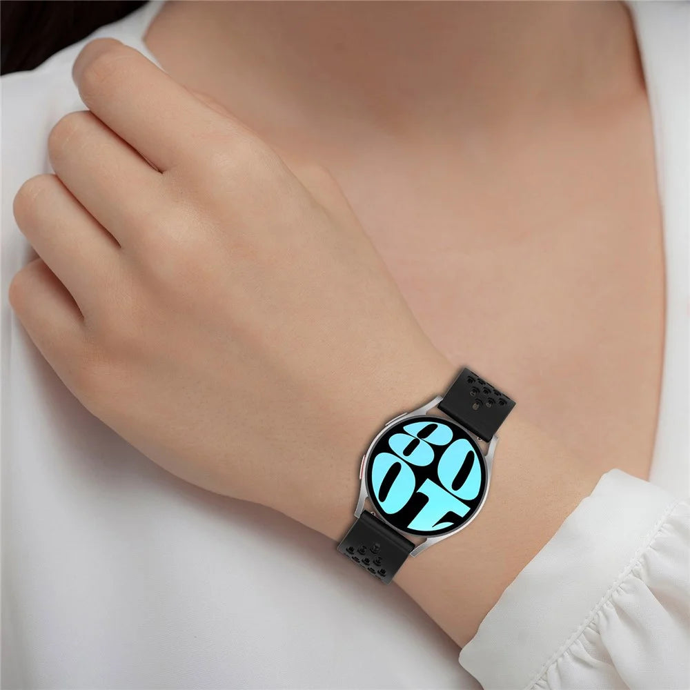 20mm Silicone Strap for Samsung Galaxy Watch FE 40mm / Watch6 / Watch6 Classic / Watch 5 / Watch4 Black Folding Buckle Watch Band - Black - 7