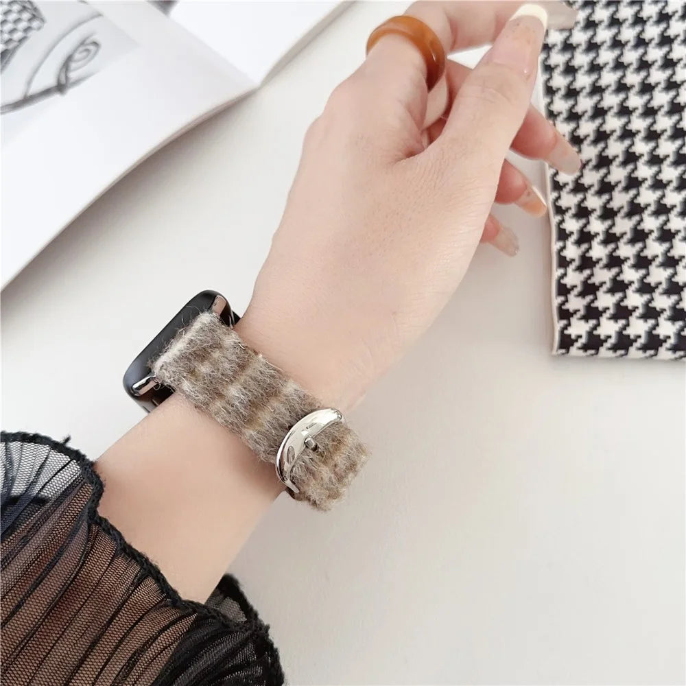 For Apple Watch Series 11 10 42mm / 9 8 7 41mm / SE3 SE2 SE 6 5 4 40mm / 3 2 1 38mm Plaid Pattern Woolen Watch Band - Coffee - 4