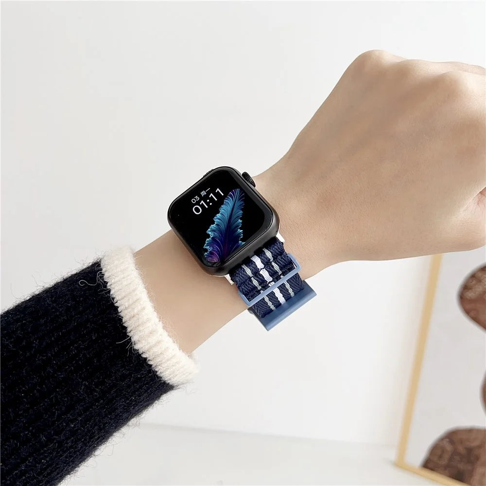 For Apple Watch Ultra 3 2 1 49mm / Series 11 10 46mm / 9 8 7 45mm / SE3 SE2 SE 6 5 4 44mm / 3 2 1 42mm Nylon Watch Strap - Black / White - 3