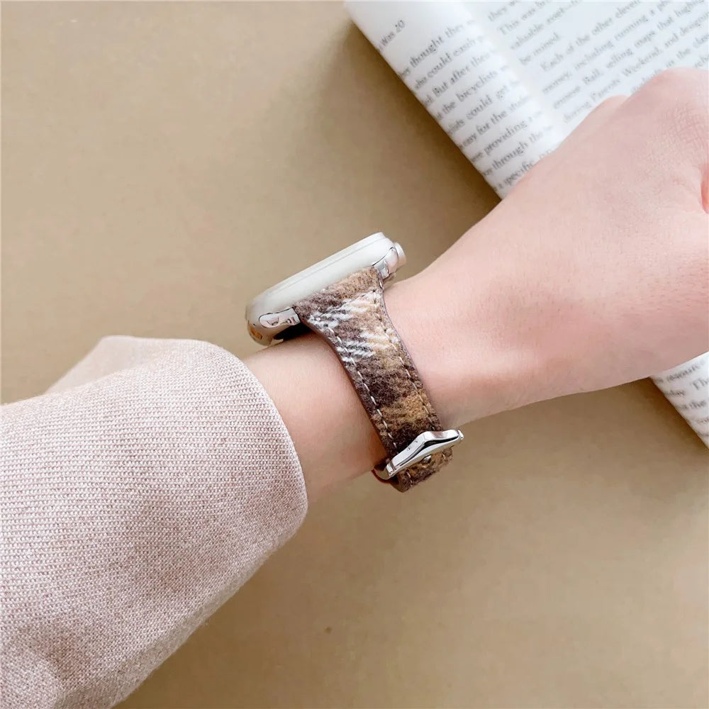 For Apple Watch Series 11 10 42mm / 9 8 7 41mm / SE3 SE2 SE 6 5 4 40mm / 3 2 1 38mm Woolen Watch Band - Coffee / White - 3