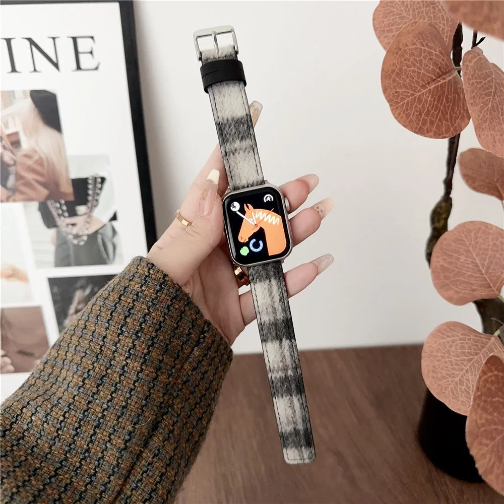 For Apple Watch Ultra 3 2 1 49mm / Series 11 10 46mm / 9 8 7 45mm / SE3 SE2 SE 6 5 4 44mm / 3 2 1 42mm Woolen Wristband Bracelet - Black White Grey - 1
