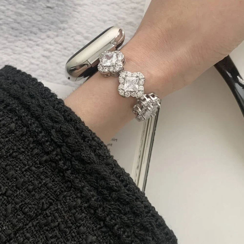 Four Leaf Clover Strap for Apple Watch Series 11 10 42mm / 9 8 7 41mm / SE3 SE2 SE 6 5 4 40mm / 3 2 1 38mm Zinc Alloy Band - Silver - 3