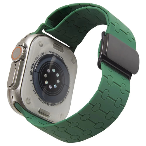 For Apple Watch Ultra 3 2 1 49mm / Series 11 10 46mm / 9 8 7 45mm / SE3 SE2 SE 6 5 4 44mm / 3 2 1 42mm Liquid Silicone Strap - Blackish Green - 1