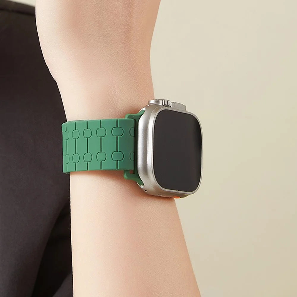 For Apple Watch Ultra 3 2 1 49mm / Series 11 10 46mm / 9 8 7 45mm / SE3 SE2 SE 6 5 4 44mm / 3 2 1 42mm Liquid Silicone Strap - Blackish Green - 5