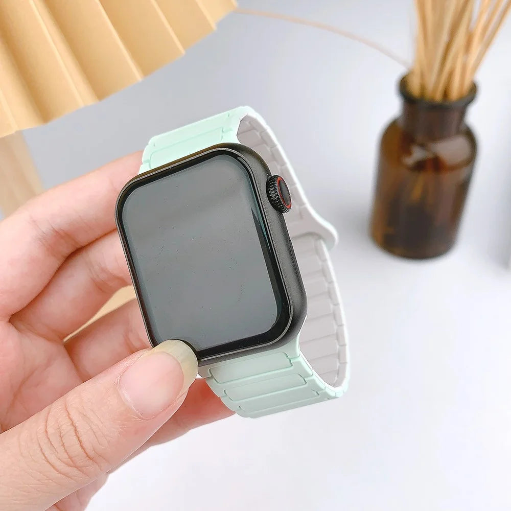 For Apple Watch Series 11 10 42mm / 9 8 7 41mm / SE3 SE2 SE 6 5 4 40mm / 3 2 1 38mm Watchband Soft Silicone Magnetic Strap - White / Black - 4