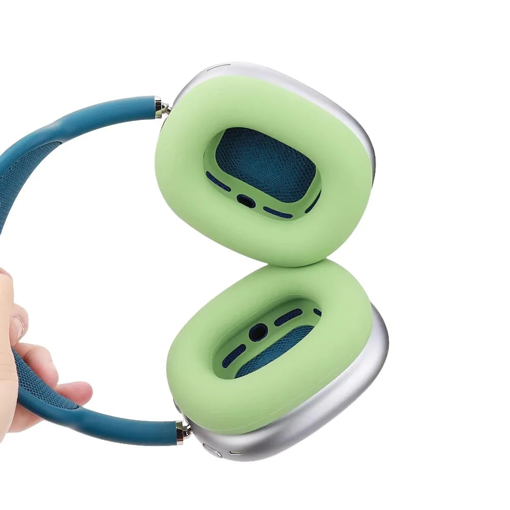For AirPods Max with USB-C / Max EVA Storage Bag Headphone Carrying Case with 1 Pair Earpad Silicone Case - Matcha Green - 3