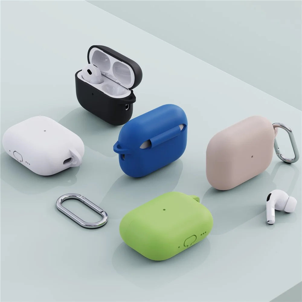 For AirPods Pro 3 Silicone Case Earphone Protective Cover with Carabiner - White - 4