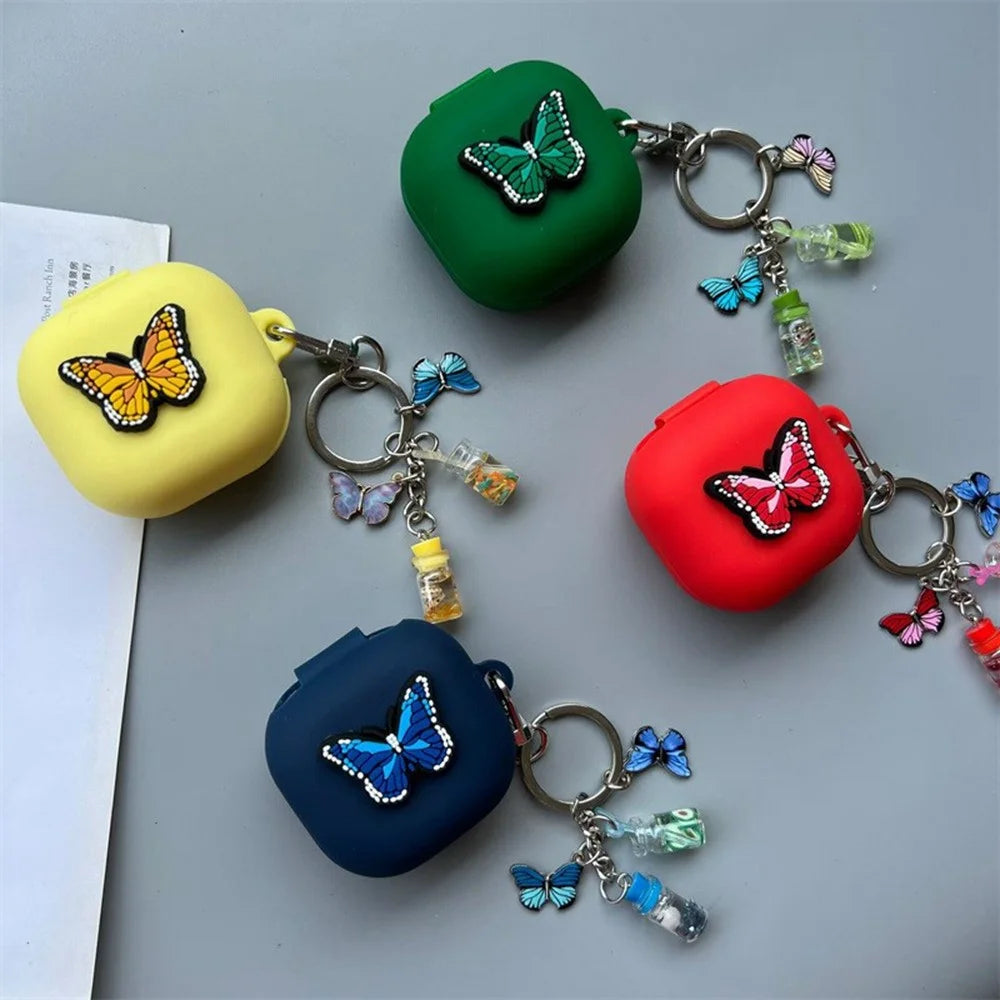 For Samsung Galaxy Buds4 / Buds4 Pro Silicone Case Butterfly Decor Earphone Cover with Metal Keychain Pendant - White - 4