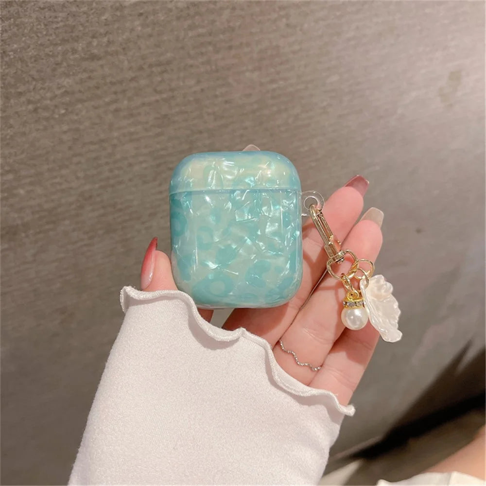 For Apple AirPods with Charging Case (2016)/(2019)/AirPods with Wireless Charging Case (2019) TPU Bluetooth-compatible Earphone Charging Case Shell Grain Protective Cover with Shell Shape Pendant - 2
