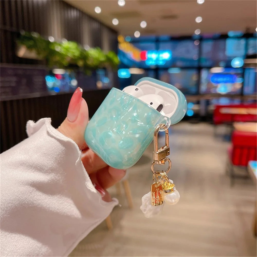 For Apple AirPods with Charging Case (2016)/(2019)/AirPods with Wireless Charging Case (2019) TPU Bluetooth-compatible Earphone Charging Case Shell Grain Protective Cover with Shell Shape Pendant - 5