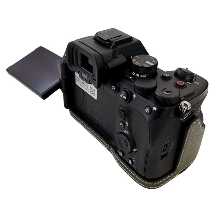 For Sony A7R V / A7 IV / A7S III / Alpha 1 Case Buffalo Texture PU Leather Bottom Case Half Body Camera Cover with Battery Opening - Green - 5