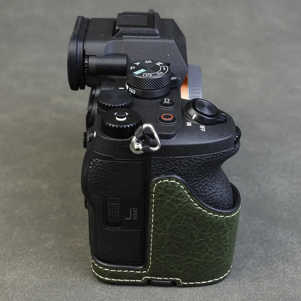 For Sony Alpha 7 Mark V / A7R V Camera Case Litchi PU Leather Protective Cover with Battery Access - Green - 6