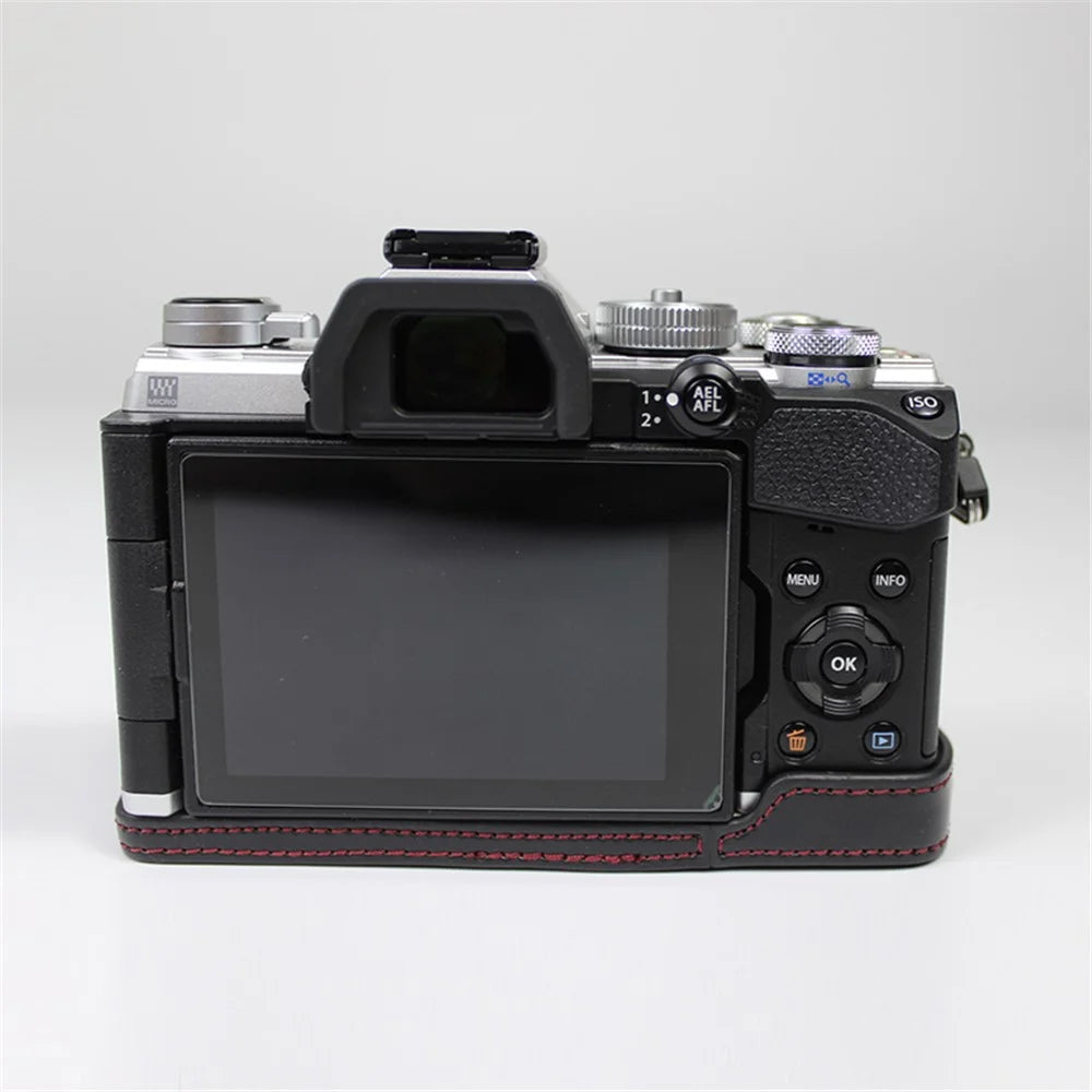 Half Camera PU Leather Protective Shell for Olympus E-M5 Mark III / OM-5 - Black - 3