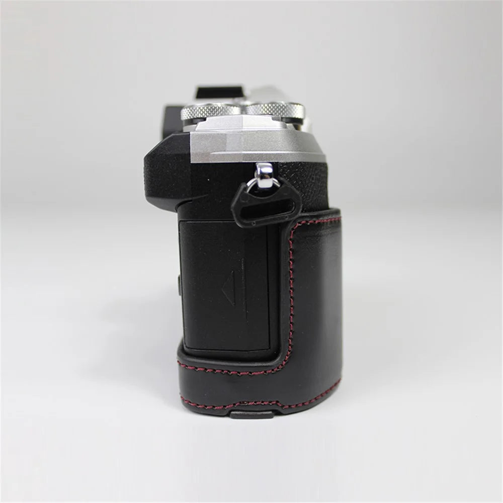 Half Camera PU Leather Protective Shell for Olympus E-M5 Mark III / OM-5 - Black - 4