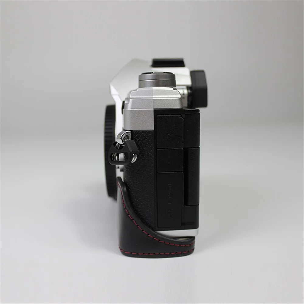Half Camera PU Leather Protective Shell for Olympus E-M5 Mark III / OM-5 - Black - 5