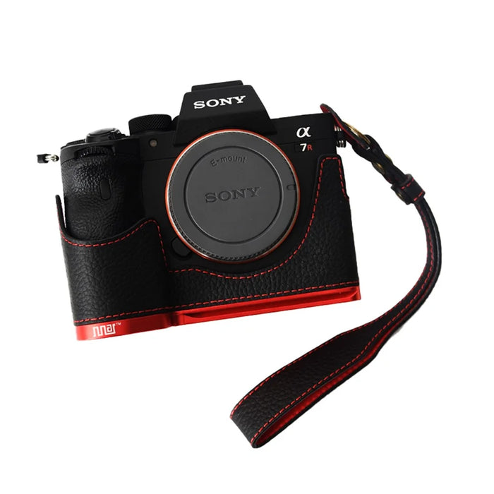 For Sony A7R4/A7M4 Quick Release Plate Metal + Genuine Leather Camera Protection Bottom Case Cover with Hand Strap - Black/Red Bottom - 2