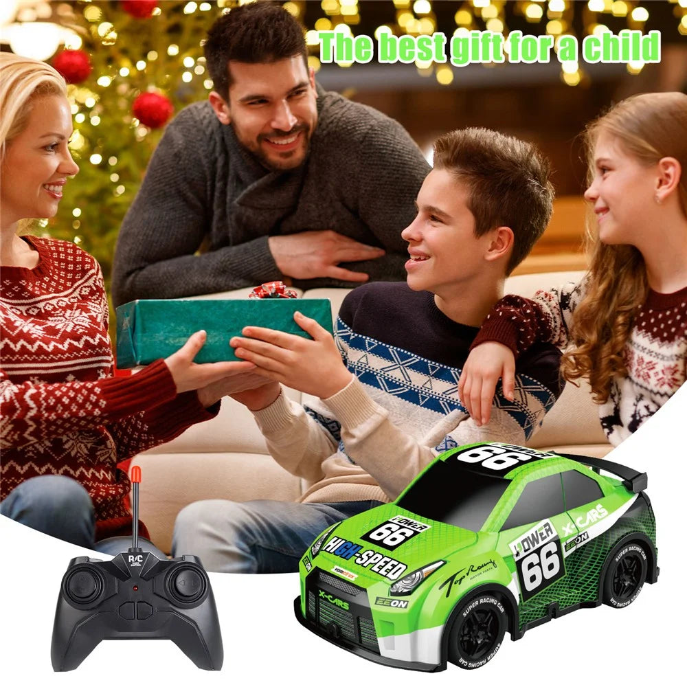 Q240 1 / 24 2WD Remote Control Racing Car Children Toy RC Car with Cool Light - Green - 3