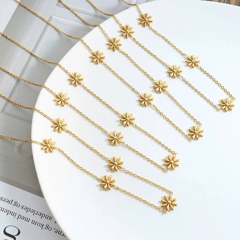 Gold Plated Daisy Necklace for Women Titanium Steel Geometric Pendant Adjustable Chain 40+5cm for Everyday Wear - 4